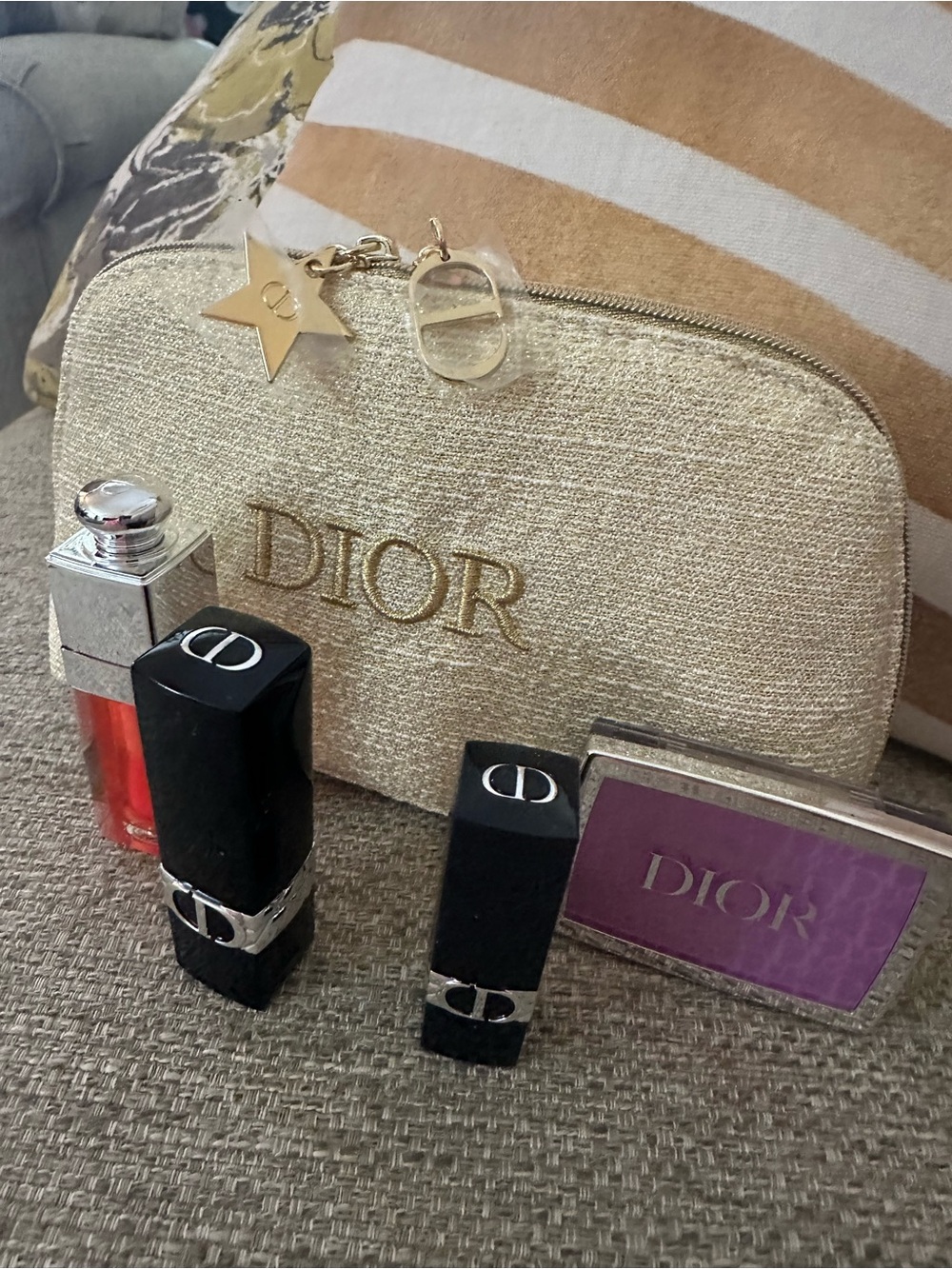 DIOR Gold Metallic Luxury Cosmetic Bag & Travel Pouch With Star & Logo Charm - Picture 14 of 16